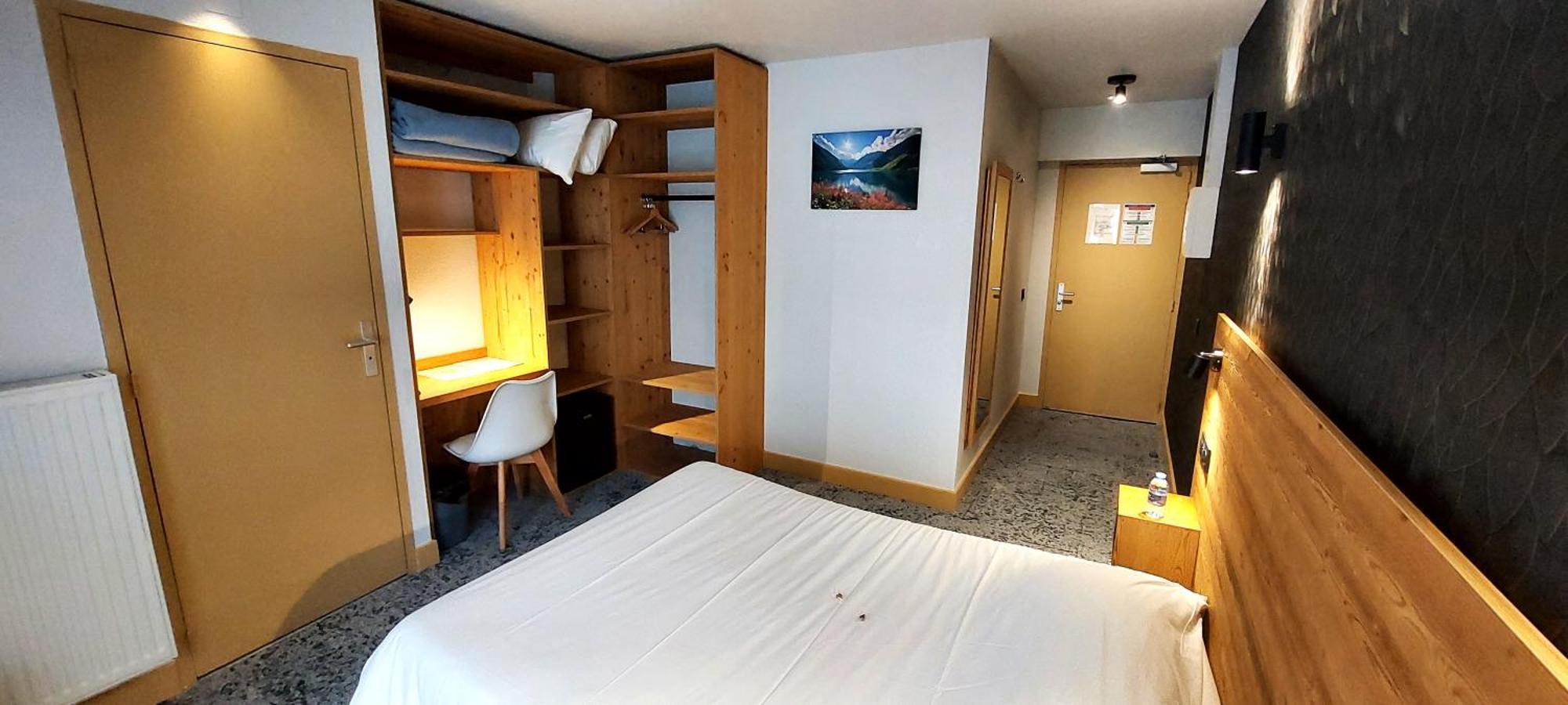 Hotel Les Bruyeres Alpe d'Huez Exterior photo